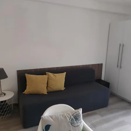 Gemuetliches Garten-apartment Mit Bergblick Apartamento *