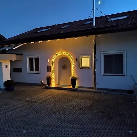 Lejlighed Gemuetliches Garten-apartment Mit Bergblick