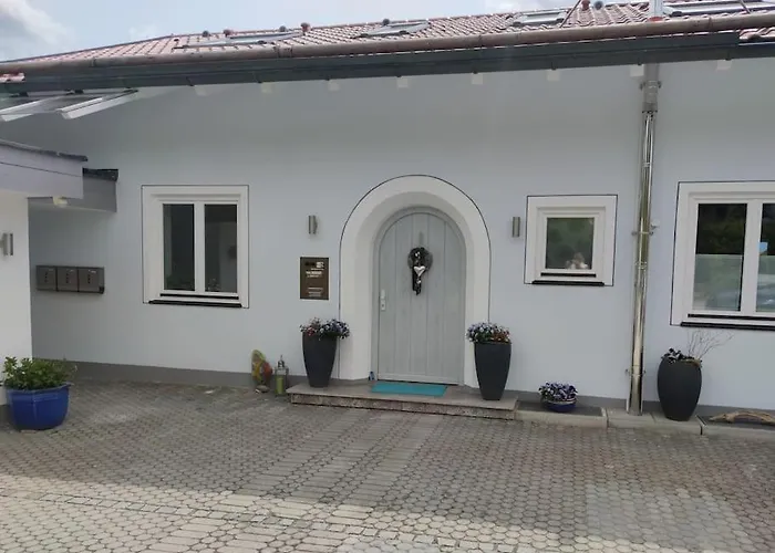 Gemuetliches Garten-apartment Mit Bergblick