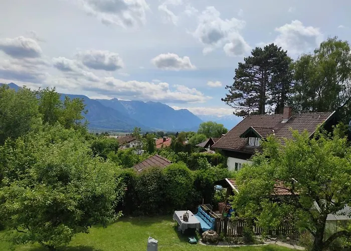 Gemuetliches Garten-apartment Mit Bergblick Appartement